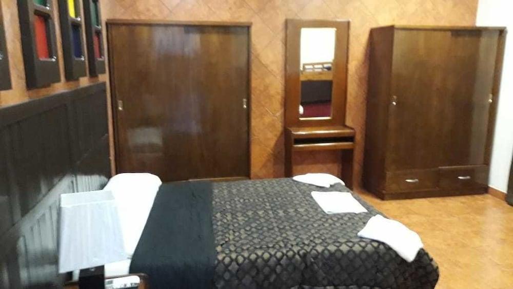 Residencia Leones De Castilla أسونسيون المظهر الخارجي الصورة