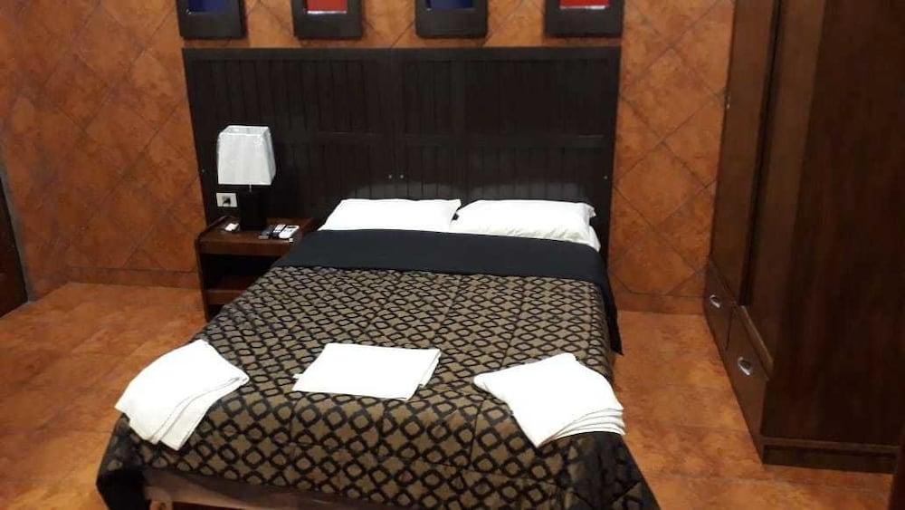 Residencia Leones De Castilla أسونسيون المظهر الخارجي الصورة