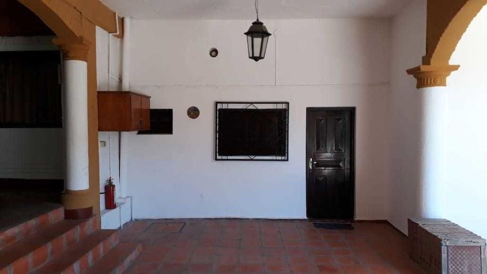 Residencia Leones De Castilla أسونسيون المظهر الخارجي الصورة