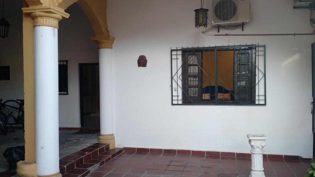 Residencia Leones De Castilla أسونسيون المظهر الخارجي الصورة