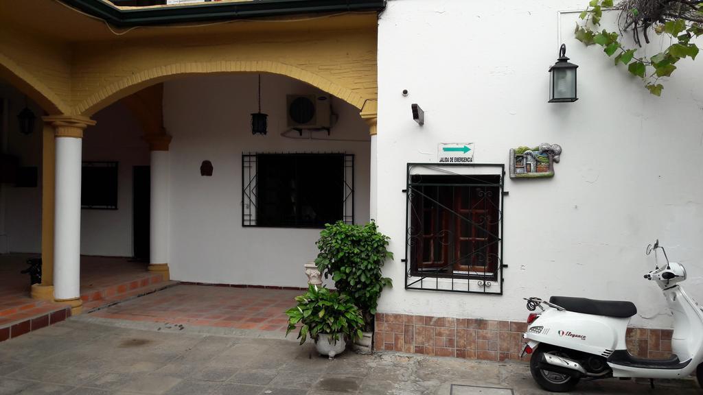 Residencia Leones De Castilla أسونسيون المظهر الخارجي الصورة